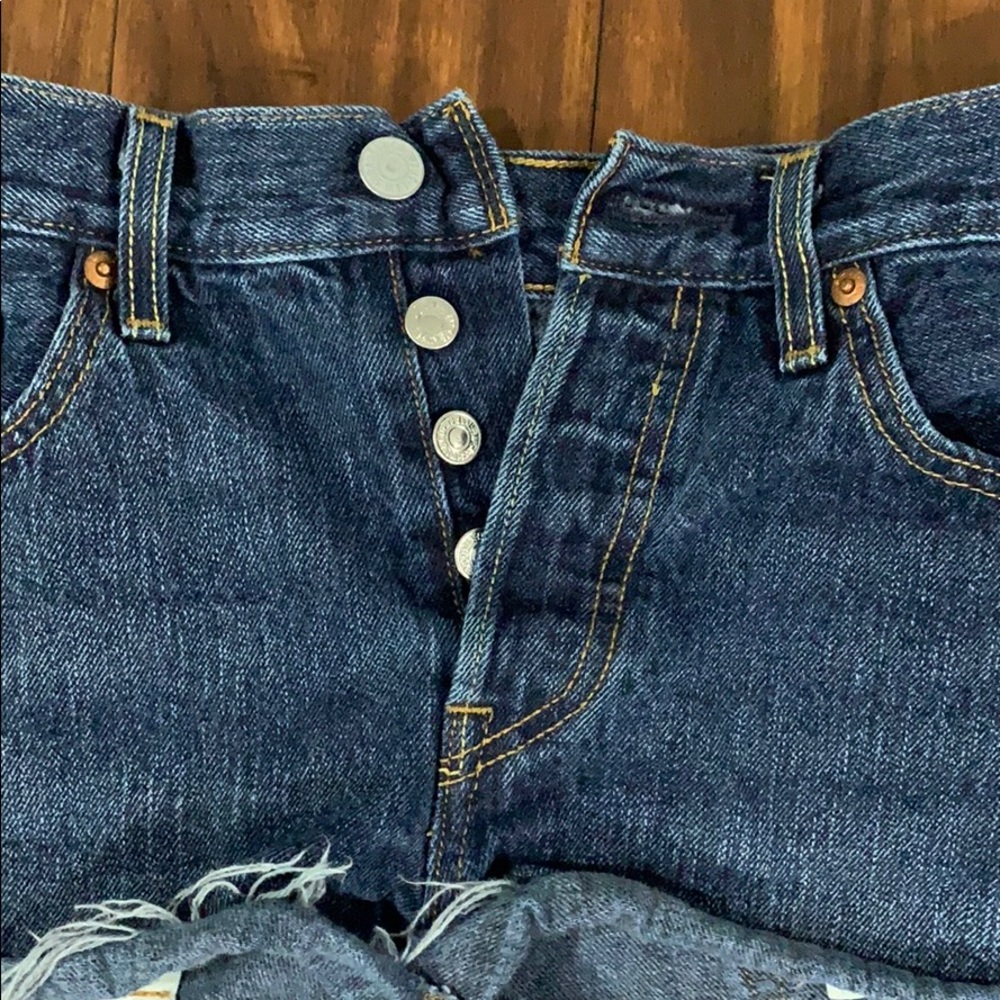 Like New Levi’s button fly shorts size 25 - Picture 6 of 6